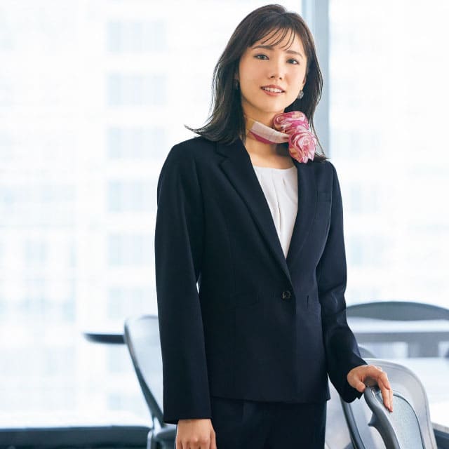 結婚式場・ホテル向け事務服 ストレッチ素材のジャケット5
