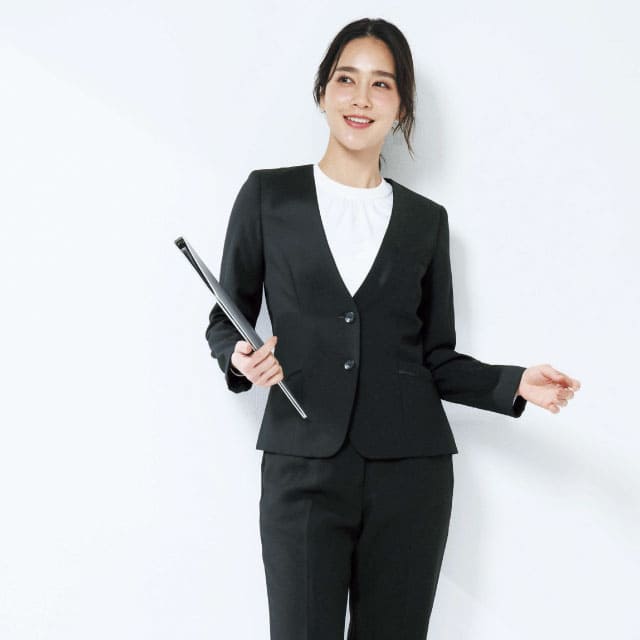 結婚式場・ホテル向け事務服 ストレッチ素材のジャケット6