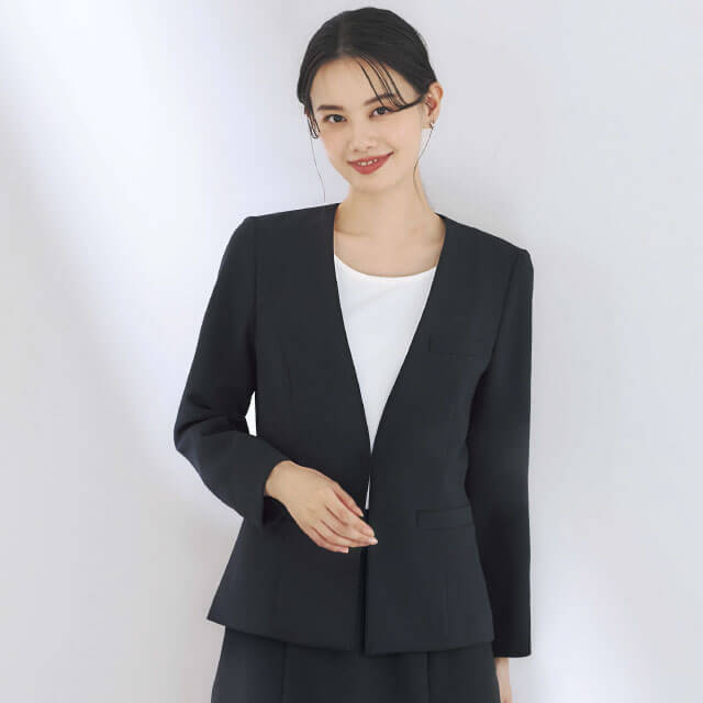 結婚式場・ホテル向け事務服 ノーカラースタイルのジャケット画像1