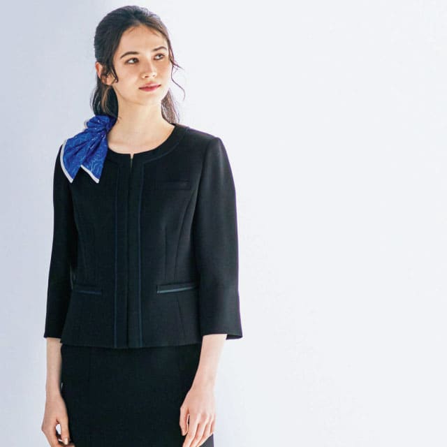 結婚式場・ホテル向け事務服 短い袖丈のジャケット
