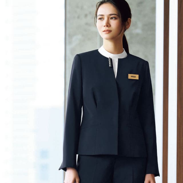 結婚式場・ホテル向け事務服 ノーカラースタイルのジャケット画像2