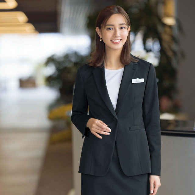 結婚式場・ホテル向け事務服 ストレッチ素材のジャケット1